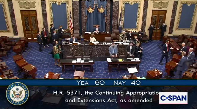 比特币价格反弹至10.6万美元，市场情绪回暖